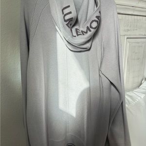 Lululemon - Sweater Hoodie - Size 10